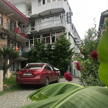 Twins Hotel Кобулети Екстериор снимка
