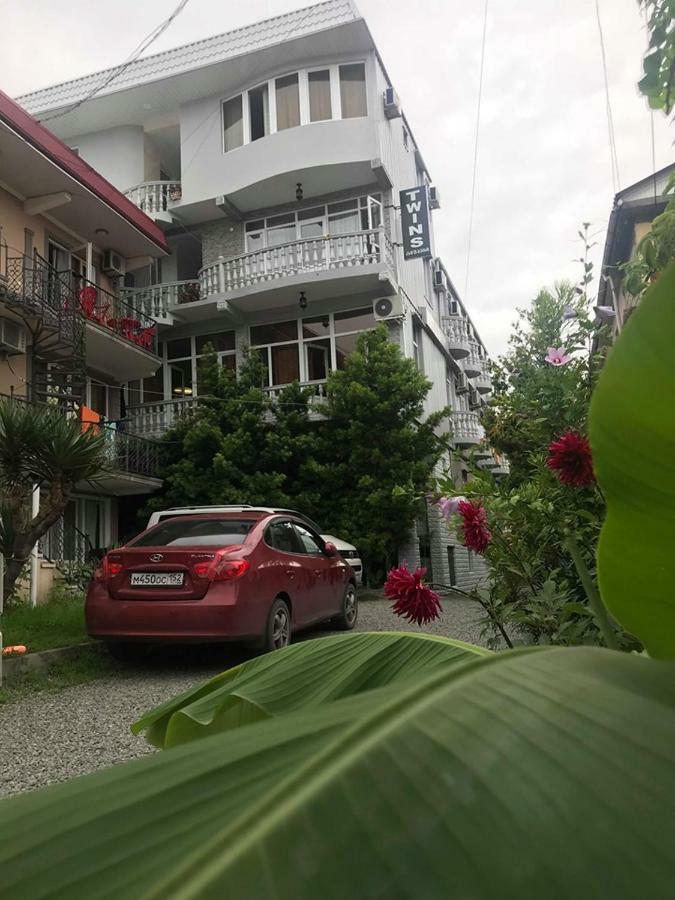Twins Hotel Кобулети Екстериор снимка