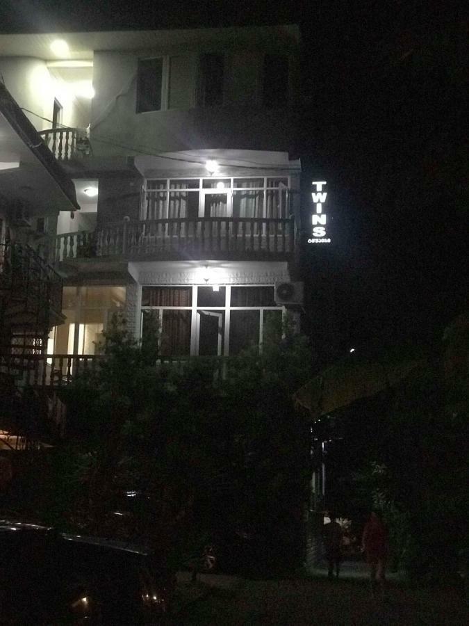 Twins Hotel Кобулети Екстериор снимка